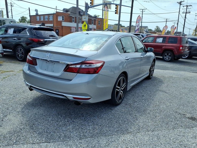 Honda Accord Sedan Vehicle Full-screen Gallery Image 07