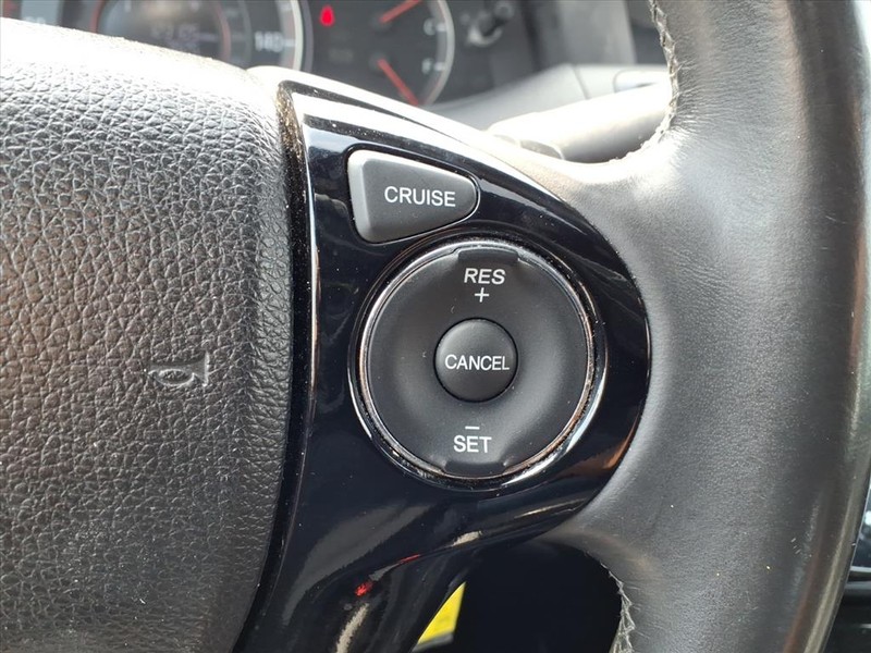 Honda Accord Sedan Vehicle Full-screen Gallery Image 21