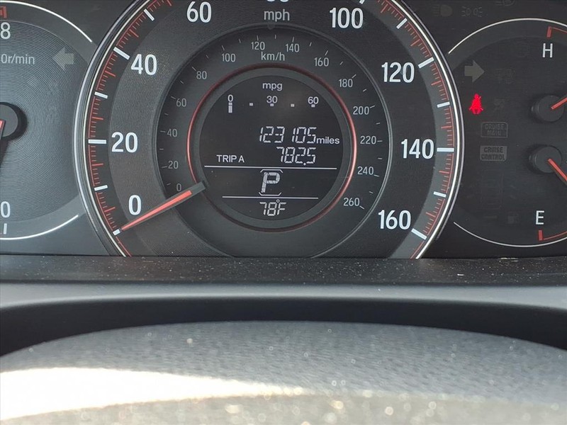 Honda Accord Sedan Vehicle Full-screen Gallery Image 22