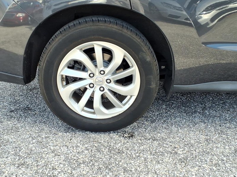 Acura RDX Vehicle Full-screen Gallery Image 06