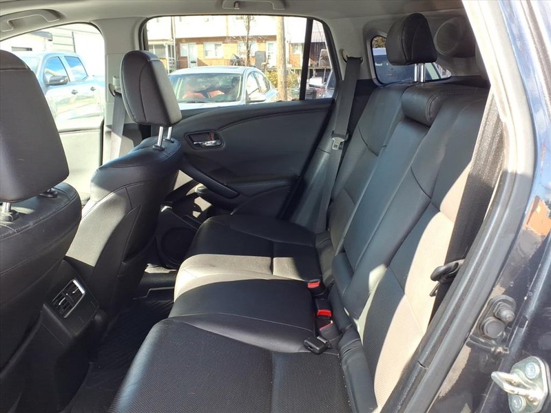 Acura RDX Vehicle Full-screen Gallery Image 13