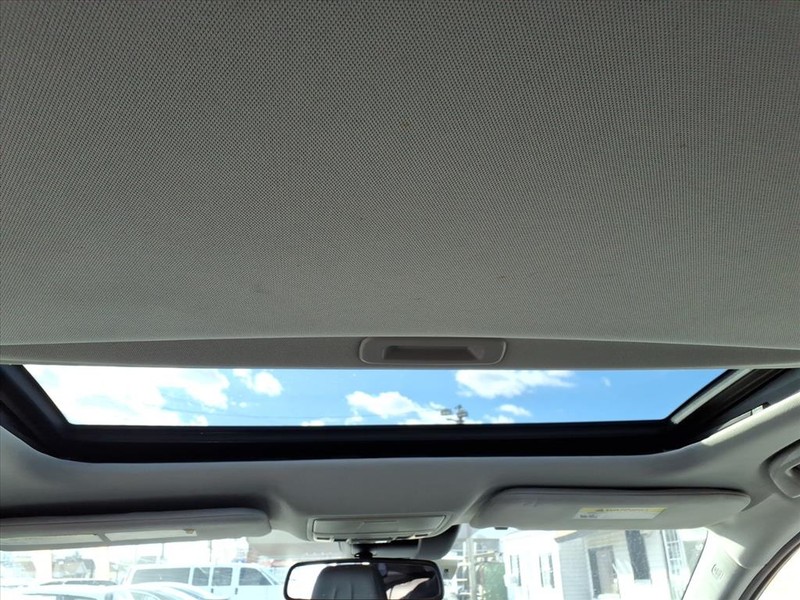 Acura RDX Vehicle Full-screen Gallery Image 16