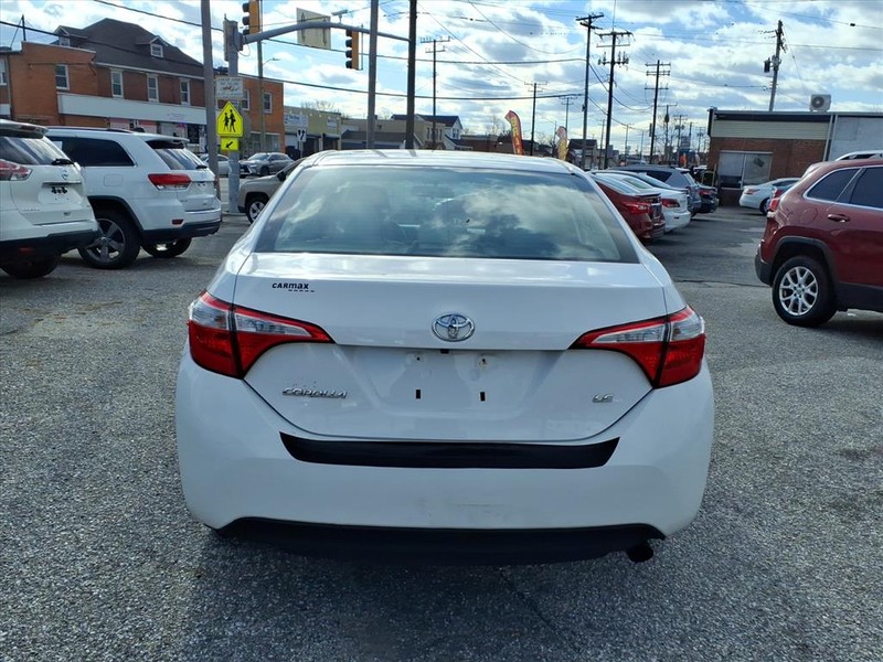 Toyota Corolla Vehicle Full-screen Gallery Image 04