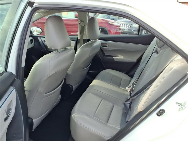 Toyota Corolla Vehicle Full-screen Gallery Image 11