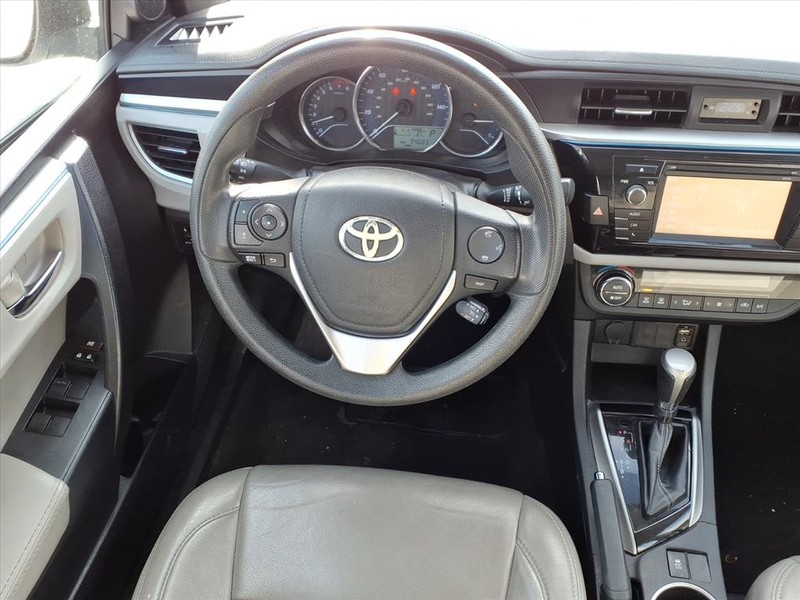 Toyota Corolla Vehicle Full-screen Gallery Image 12
