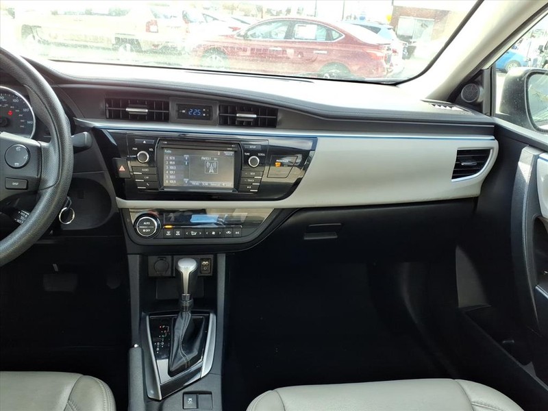 Toyota Corolla Vehicle Full-screen Gallery Image 14