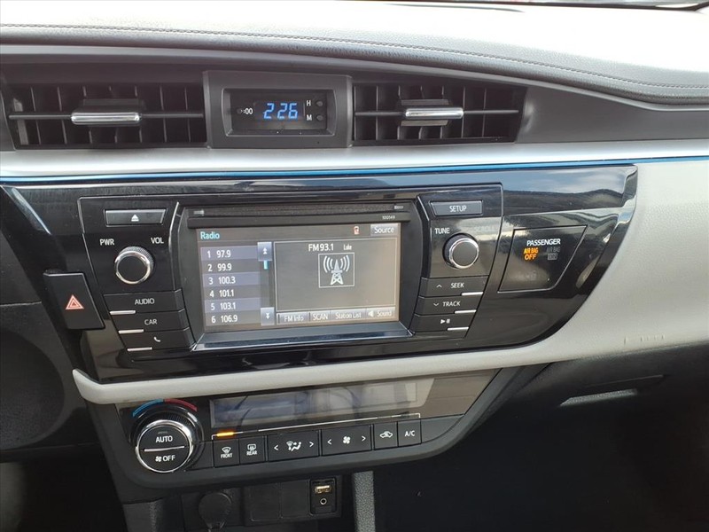 Toyota Corolla Vehicle Full-screen Gallery Image 15