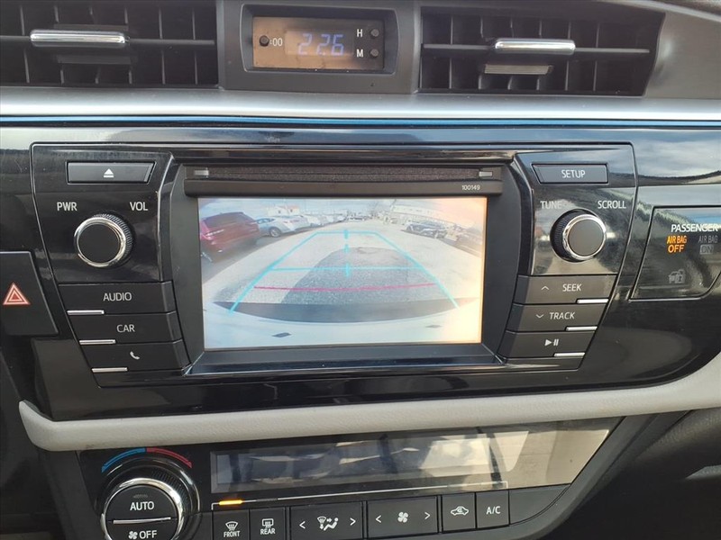 Toyota Corolla Vehicle Full-screen Gallery Image 16