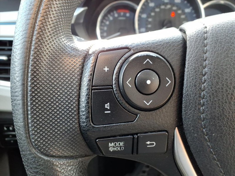 Toyota Corolla Vehicle Full-screen Gallery Image 17