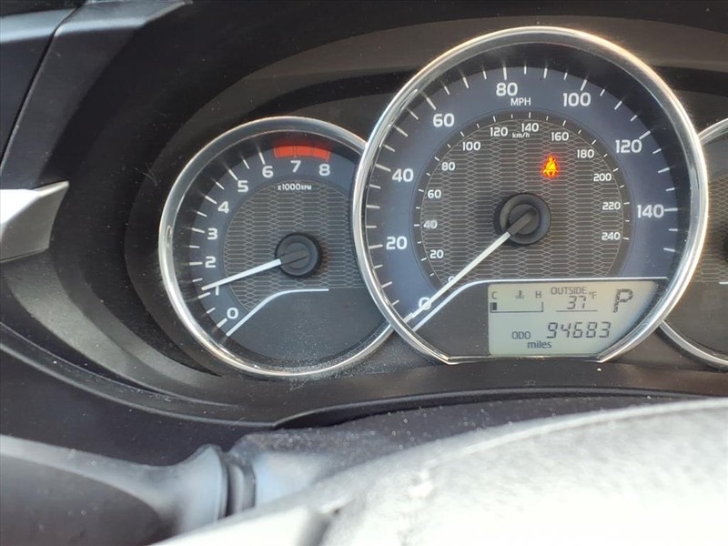 Toyota Corolla Vehicle Full-screen Gallery Image 19