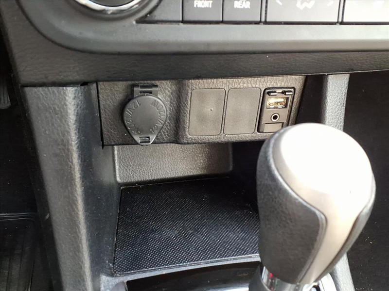 Toyota Corolla Vehicle Full-screen Gallery Image 20