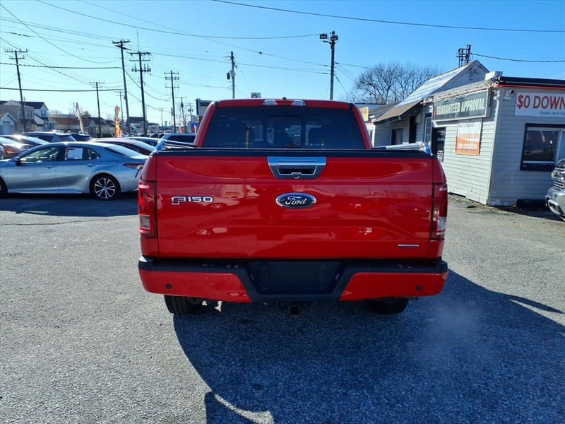 Ford F-150 Vehicle Full-screen Gallery Image 08