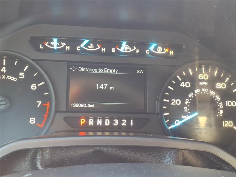 Ford F-150 Vehicle Full-screen Gallery Image 19