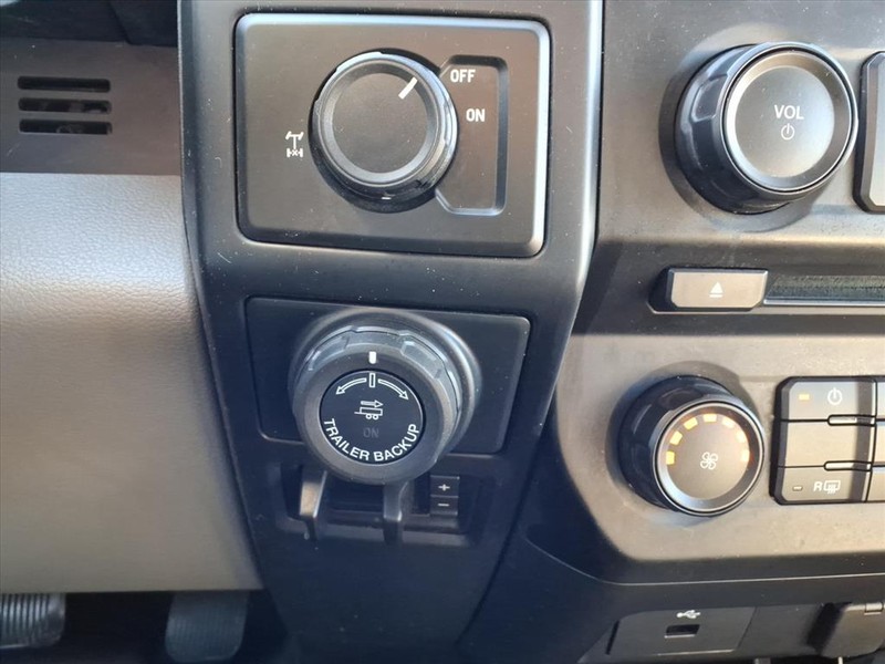 Ford F-150 Vehicle Full-screen Gallery Image 20