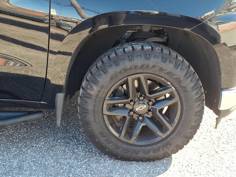 Chevrolet Silverado 1500 Vehicle Full-screen Gallery Image 06