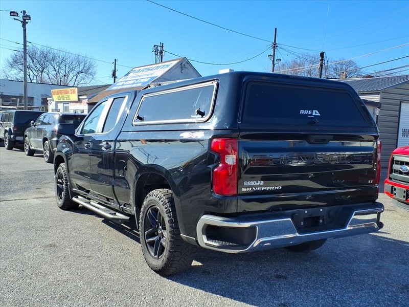 Chevrolet Silverado 1500 Vehicle Full-screen Gallery Image 09