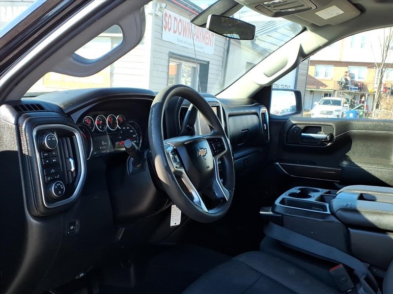 Chevrolet Silverado 1500 Vehicle Full-screen Gallery Image 12