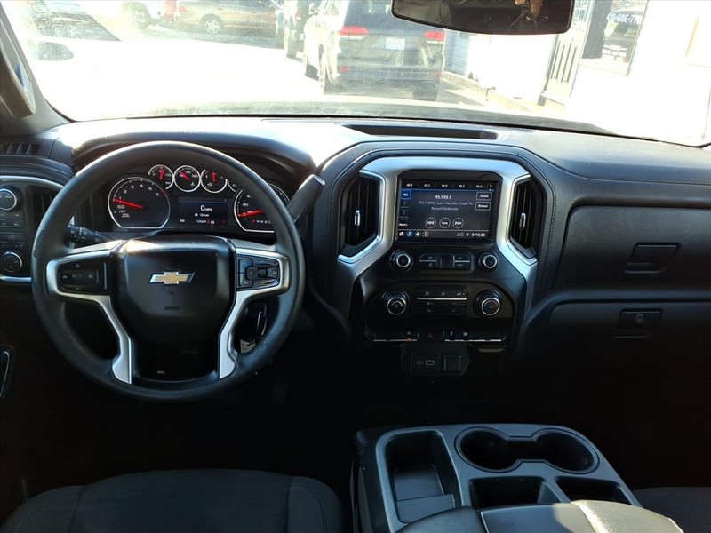 Chevrolet Silverado 1500 Vehicle Full-screen Gallery Image 15