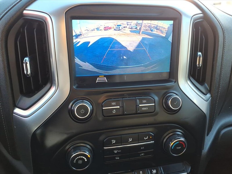 Chevrolet Silverado 1500 Vehicle Full-screen Gallery Image 17