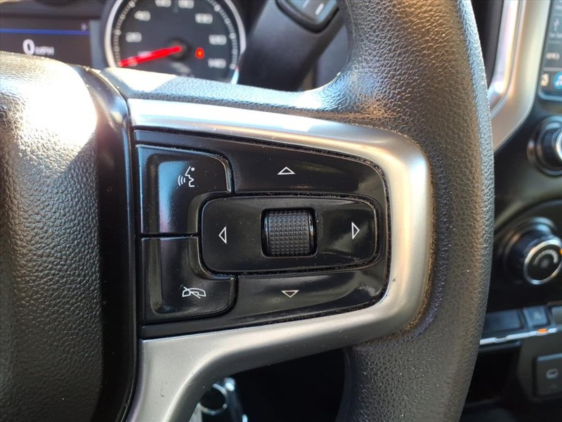 Chevrolet Silverado 1500 Vehicle Full-screen Gallery Image 19