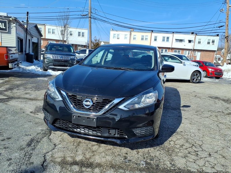 Nissan Sentra Vehicle Full-screen Gallery Image 02