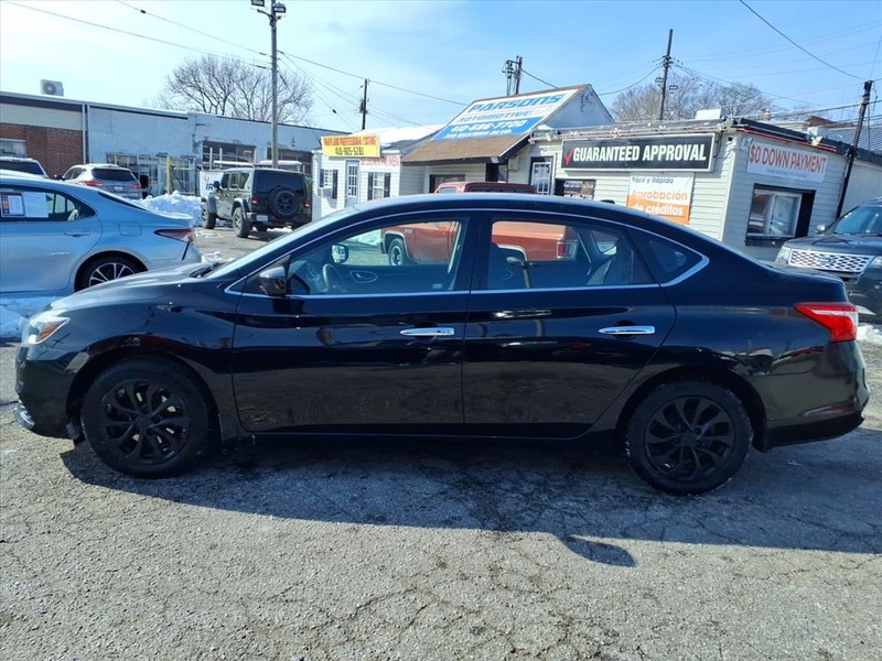 Nissan Sentra Vehicle Full-screen Gallery Image 10