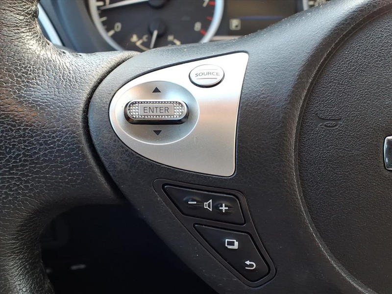 Nissan Sentra Vehicle Full-screen Gallery Image 18