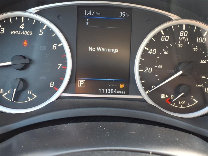 Nissan Sentra Vehicle Full-screen Gallery Image 20