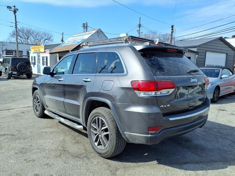 Jeep Grand Cherokee Vehicle Full-screen Gallery Image 09