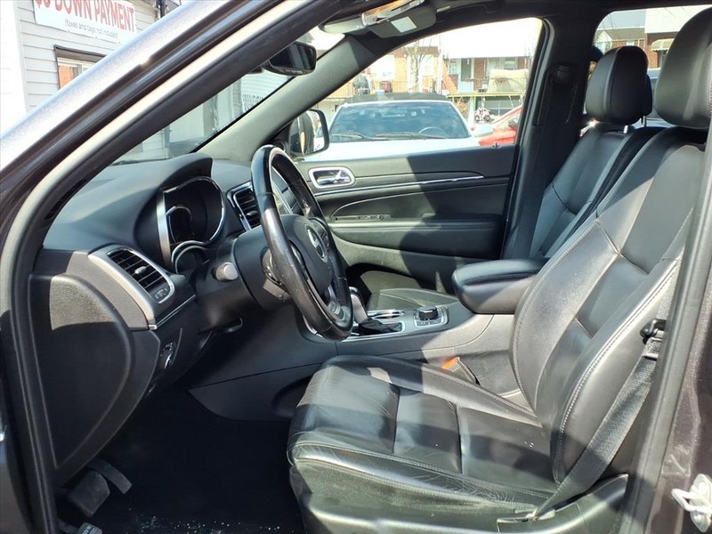 Jeep Grand Cherokee Vehicle Full-screen Gallery Image 13