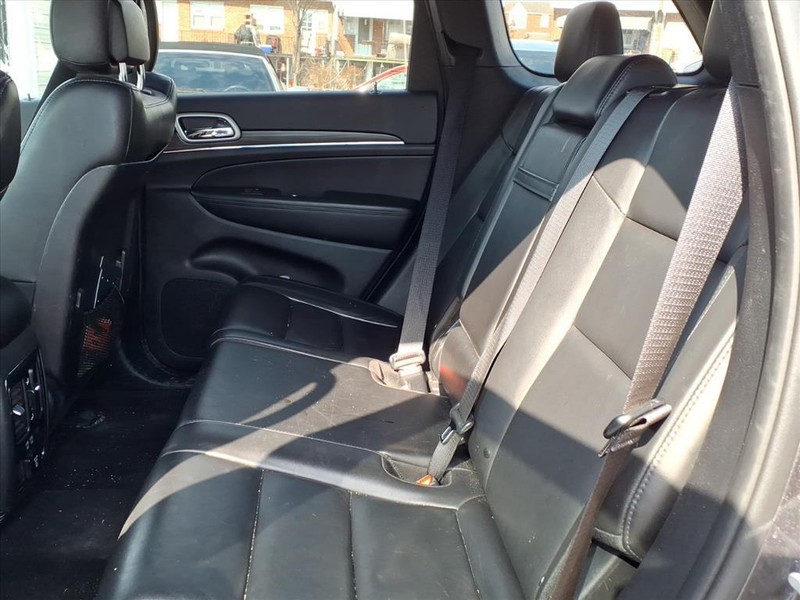 Jeep Grand Cherokee Vehicle Full-screen Gallery Image 14