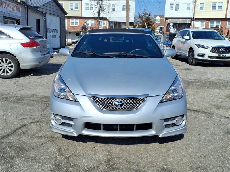 Toyota Camry Solara Vehicle Full-screen Gallery Image 03