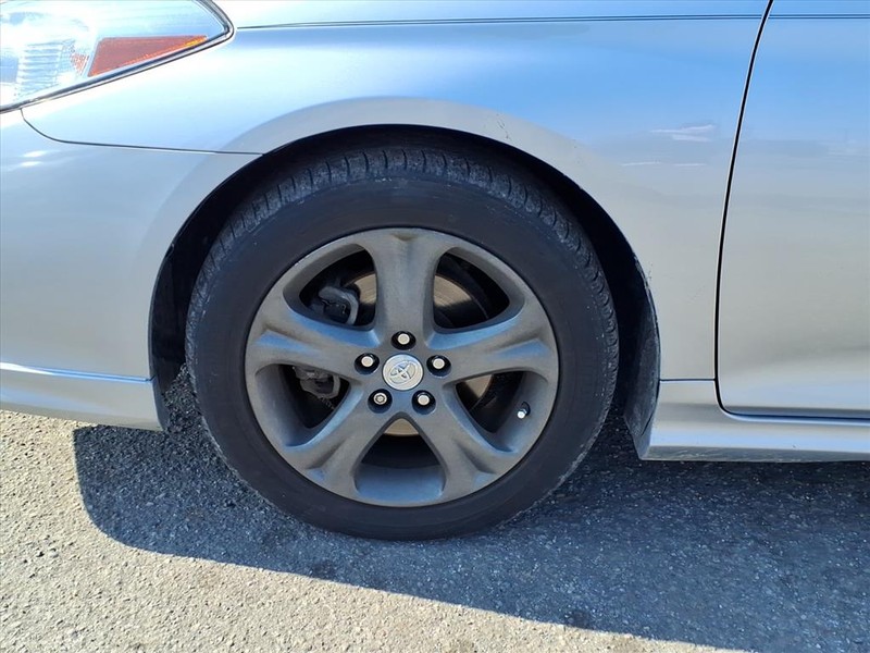 Toyota Camry Solara Vehicle Full-screen Gallery Image 09