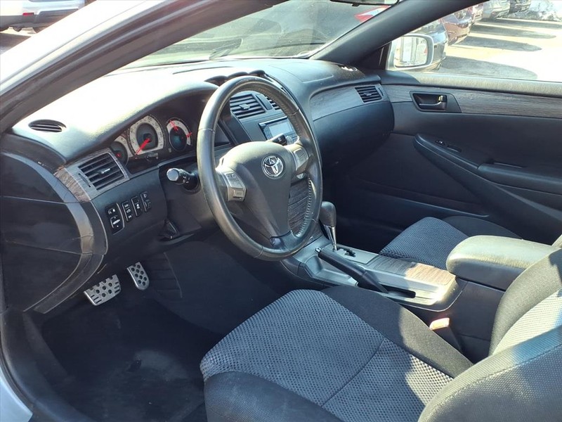 Toyota Camry Solara Vehicle Full-screen Gallery Image 11