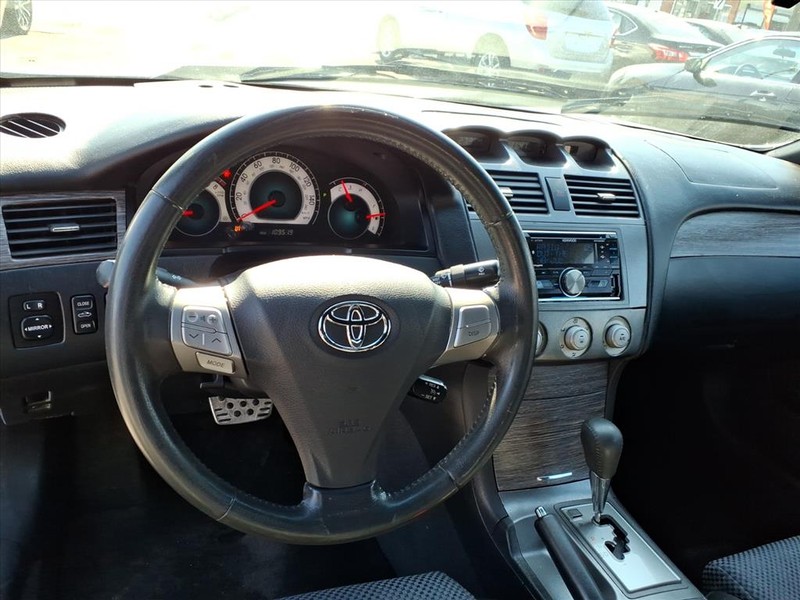 Toyota Camry Solara Vehicle Full-screen Gallery Image 14