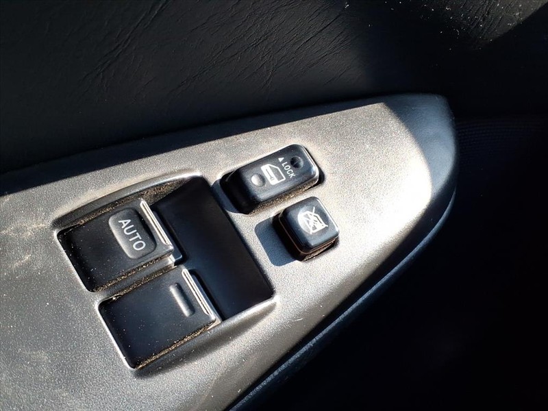 Toyota Camry Solara Vehicle Full-screen Gallery Image 20