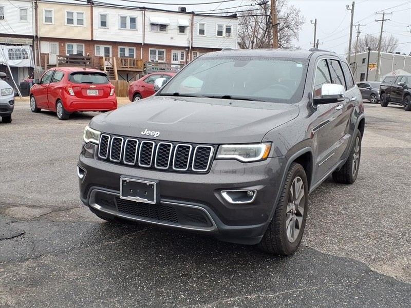 Jeep Grand Cherokee Vehicle Full-screen Gallery Image 02