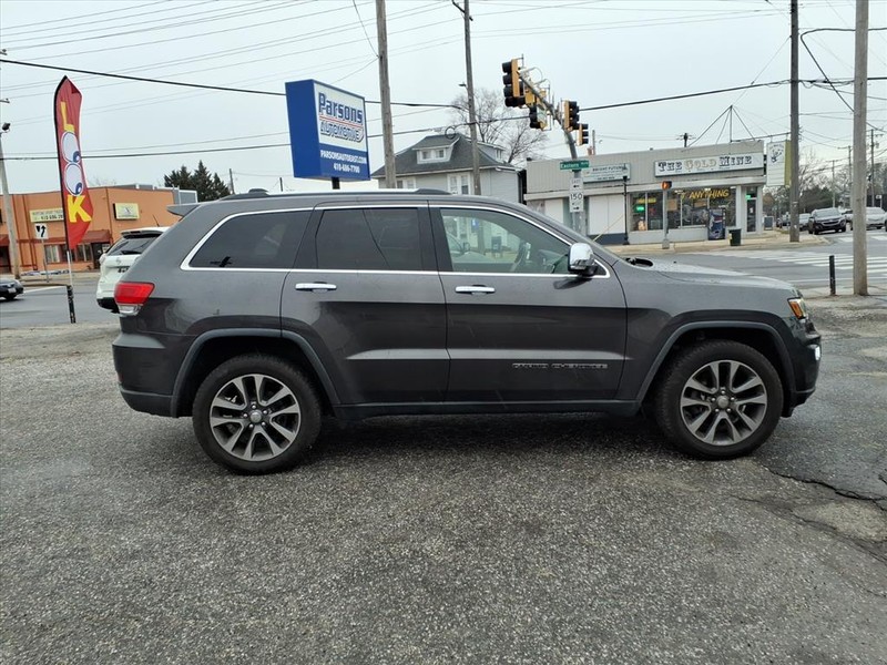 Jeep Grand Cherokee Vehicle Full-screen Gallery Image 05