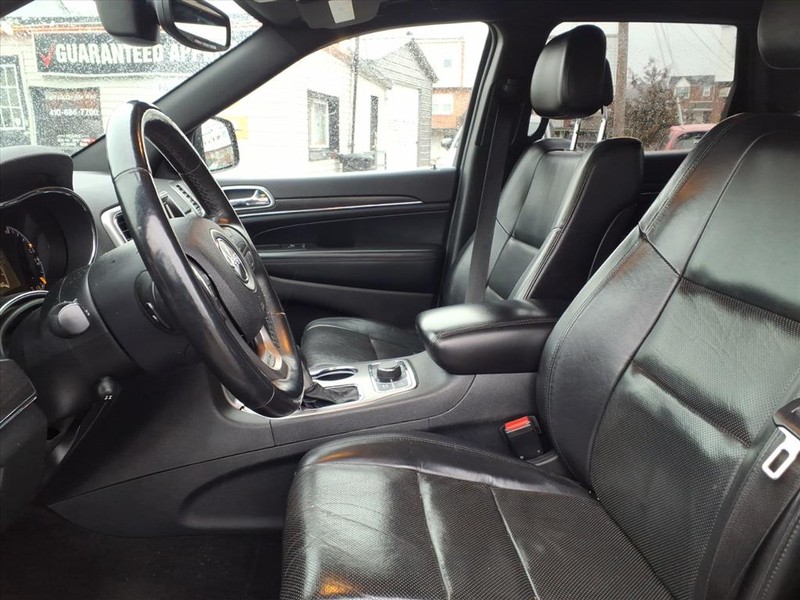 Jeep Grand Cherokee Vehicle Full-screen Gallery Image 09