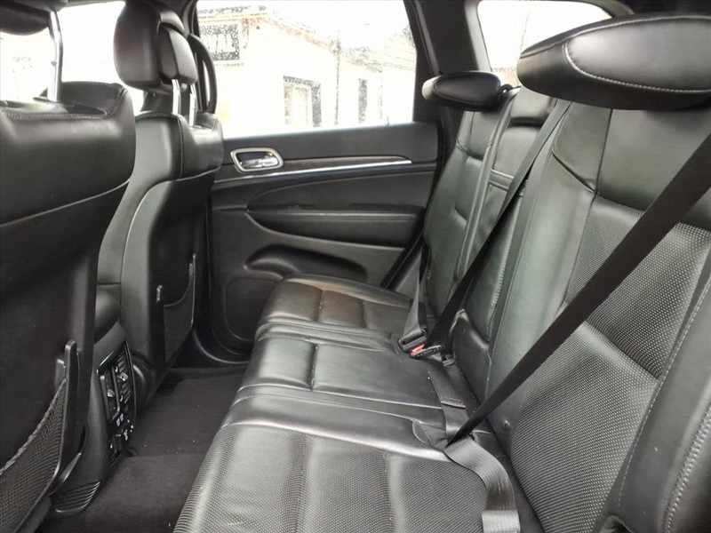 Jeep Grand Cherokee Vehicle Full-screen Gallery Image 12