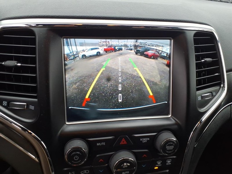 Jeep Grand Cherokee Vehicle Full-screen Gallery Image 17