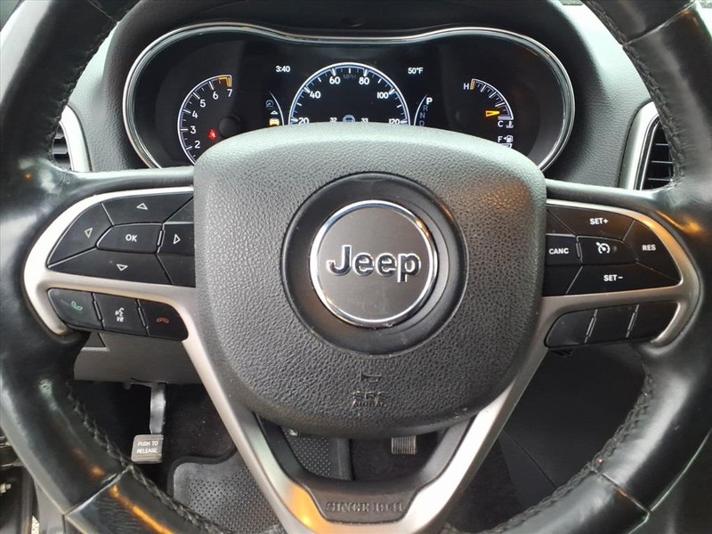 Jeep Grand Cherokee Vehicle Full-screen Gallery Image 19