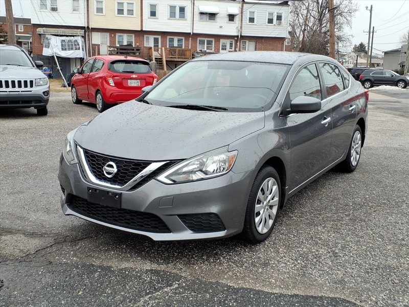 Nissan Sentra Vehicle Full-screen Gallery Image 02