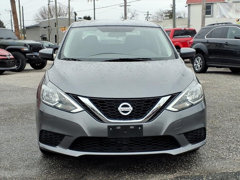 Nissan Sentra Vehicle Full-screen Gallery Image 03