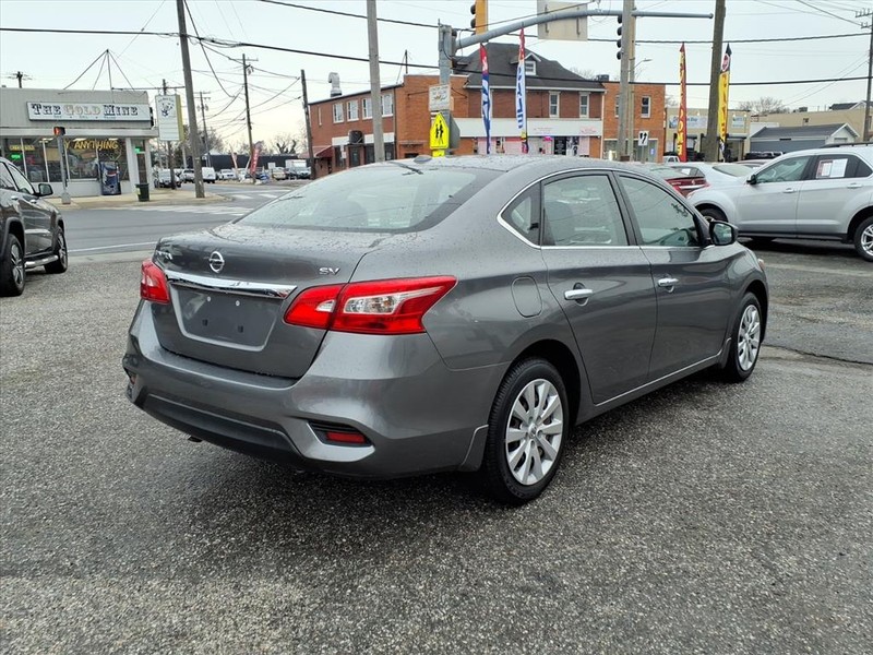 Nissan Sentra Vehicle Full-screen Gallery Image 06