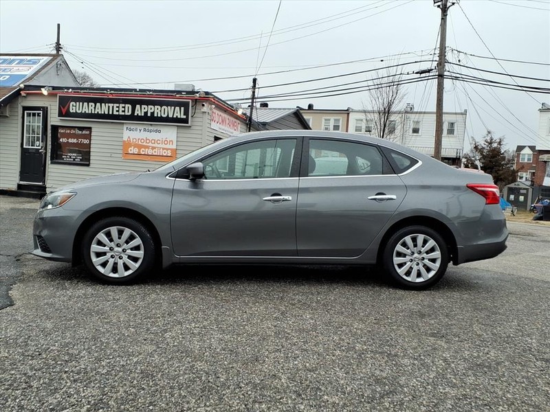 Nissan Sentra Vehicle Full-screen Gallery Image 08