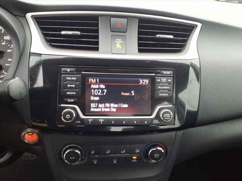 Nissan Sentra Vehicle Full-screen Gallery Image 16