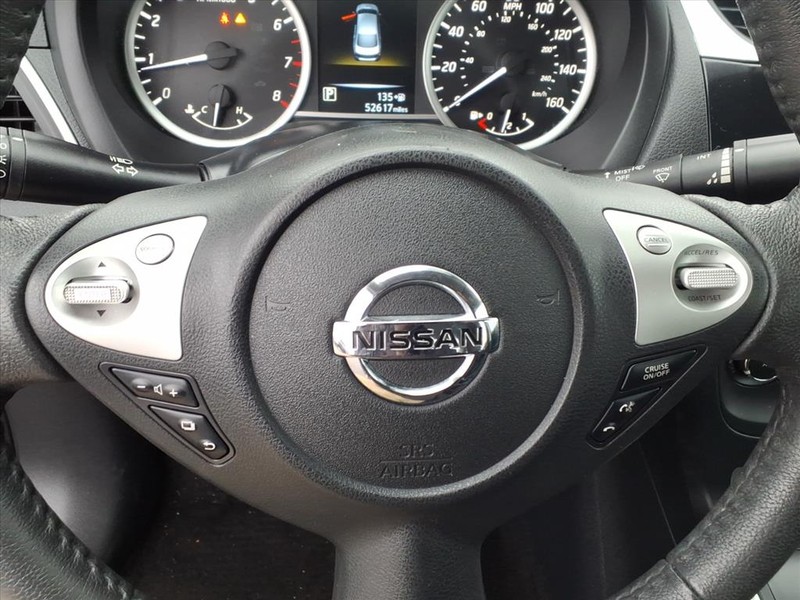 Nissan Sentra Vehicle Full-screen Gallery Image 20