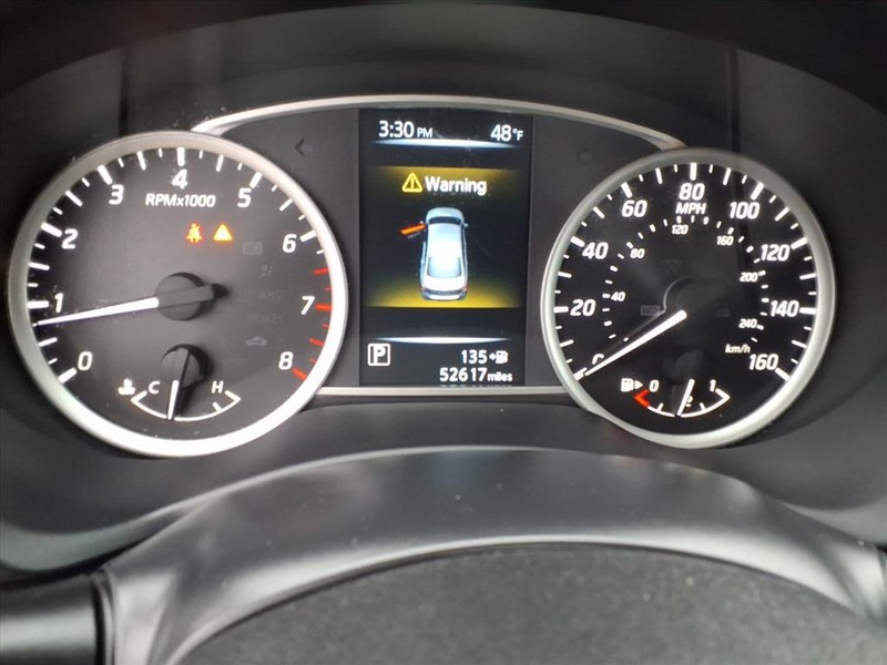 Nissan Sentra Vehicle Full-screen Gallery Image 21