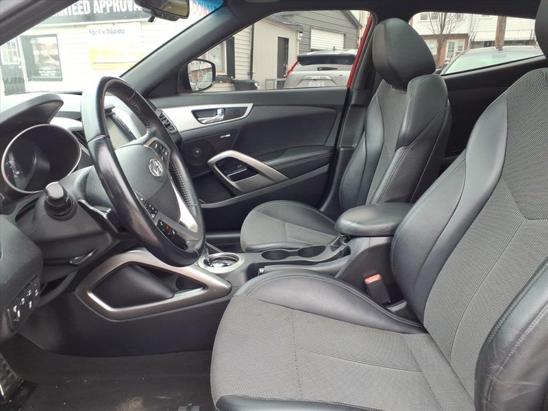 Hyundai Veloster Vehicle Full-screen Gallery Image 09